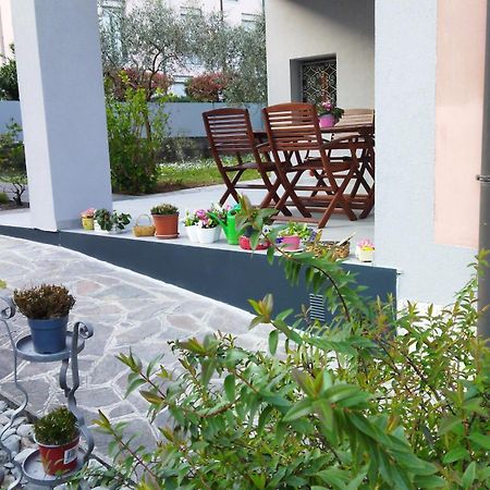 Rose Garden House Wi-Fi Appartement Riva del Garda Buitenkant foto